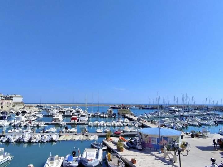 Amaste In Puglia Casa Vacanza Бишелье Экстерьер фото